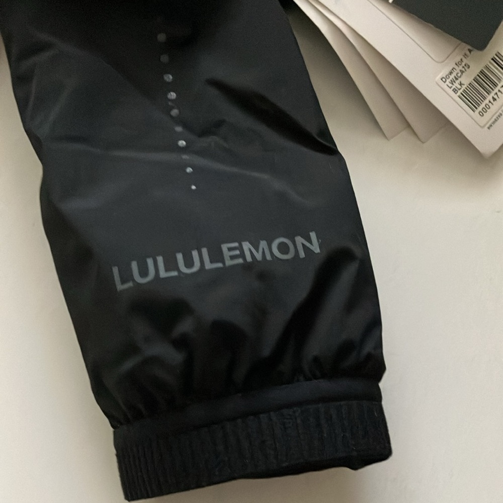 Lululemon Down For It All Jacket (Size 6) NWT - Picture 12 of 16